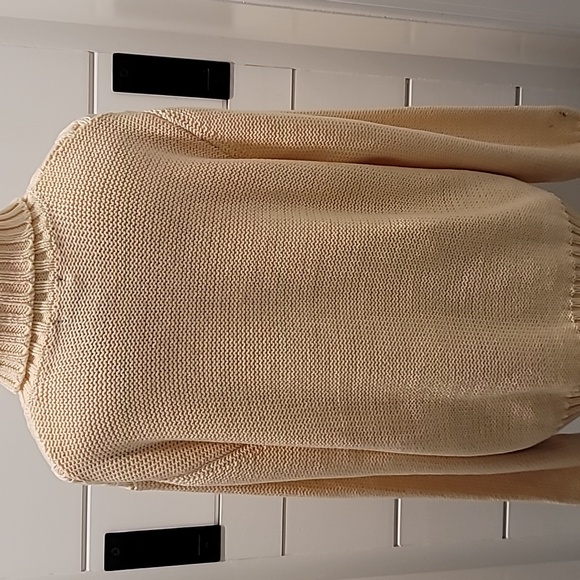Izod Soft Pale Yellow Turtle Neck Sweater - Picture 6 of 9